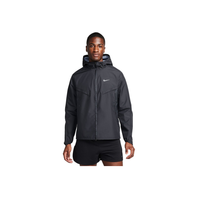 Nike StormFIT Windrunner M vêtement running homme infos, avis et meilleur prix. Vêtements