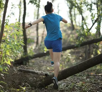 Trail : comment bien choisir sa montre running pour les terrains difficiles ?