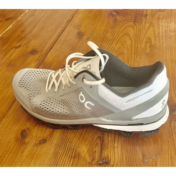On-Running Cloudsurfer homme-32628-110632-img-1eg